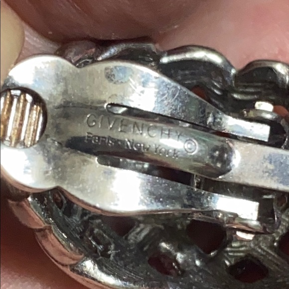 🖤GIVENCHY💕VTG weaving design clip on earrings - Picture 7 of 8